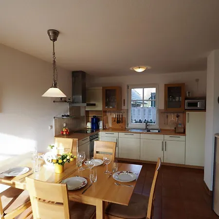 Teni's Hus Apartman Zingst